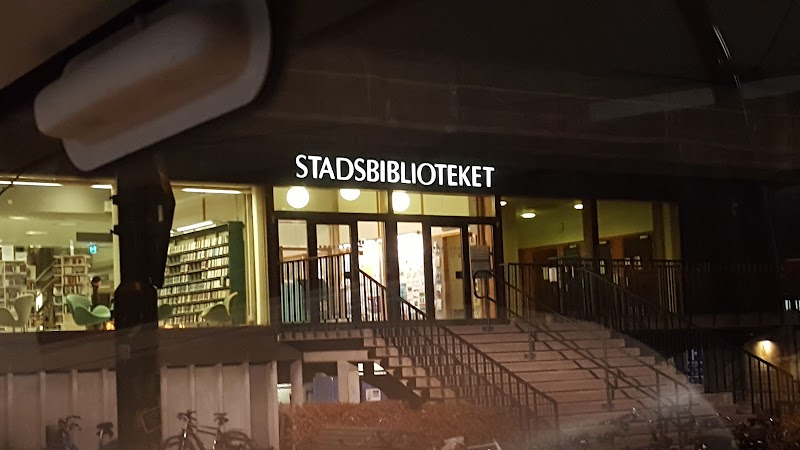 Shared reading för hjärntrötta på Lunds stadsbibliotek